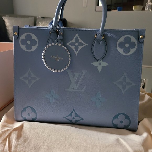 Louis Vuitton OnTheGo MM - Picture 4 of 4